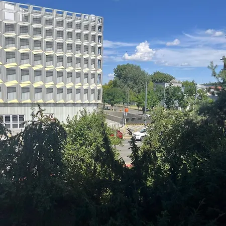 Bt Arena Apartment